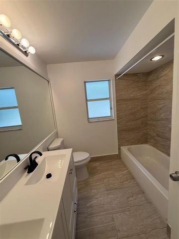 2927 Bogota Avenue, Hollywood, FL 33026