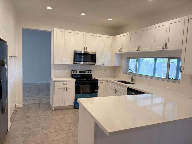 2927 Bogota Avenue, Hollywood, FL 33026