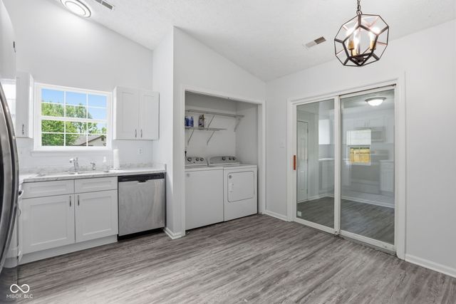 2654 Cooper Pointe Circle, Indianapolis, IN 46268