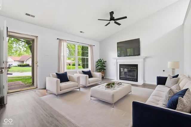 2654 Cooper Pointe Circle, Indianapolis, IN 46268