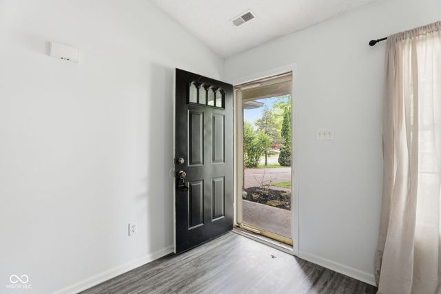 2654 Cooper Pointe Circle, Indianapolis, IN 46268