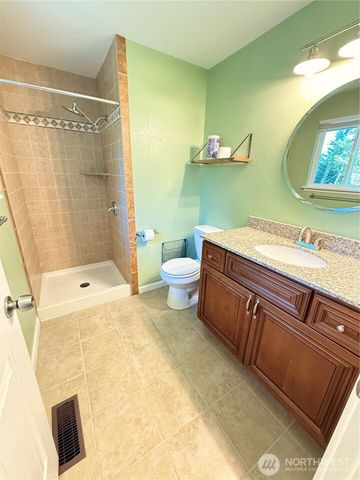 16603 35th Street Ct E, Lake Tapps, WA 98391