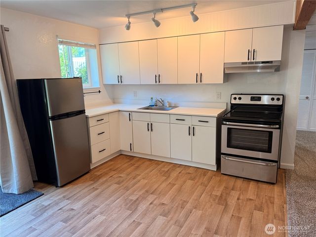 16603 35th Street Ct E, Lake Tapps, WA 98391
