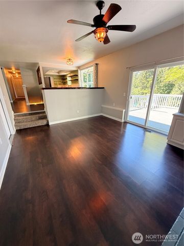 16603 35th Street Ct E, Lake Tapps, WA 98391