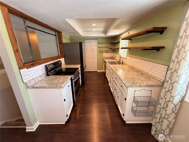 16603 35th Street Ct E, Lake Tapps, WA 98391