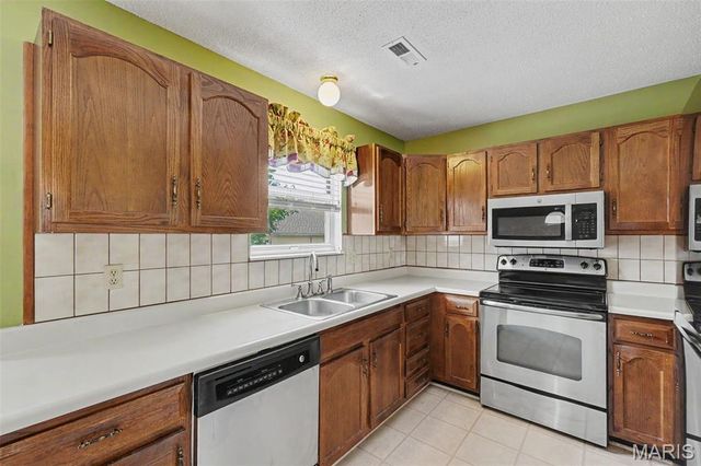 3129 Windwood Trails Drive, St Peters, MO 63303