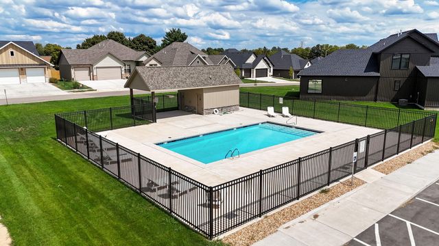 4960 S Sycamore Avenue, Springfield, MO 65810