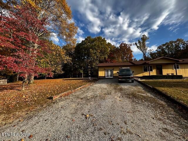 354 Knots Landing Lane, Oneida, TN 37841