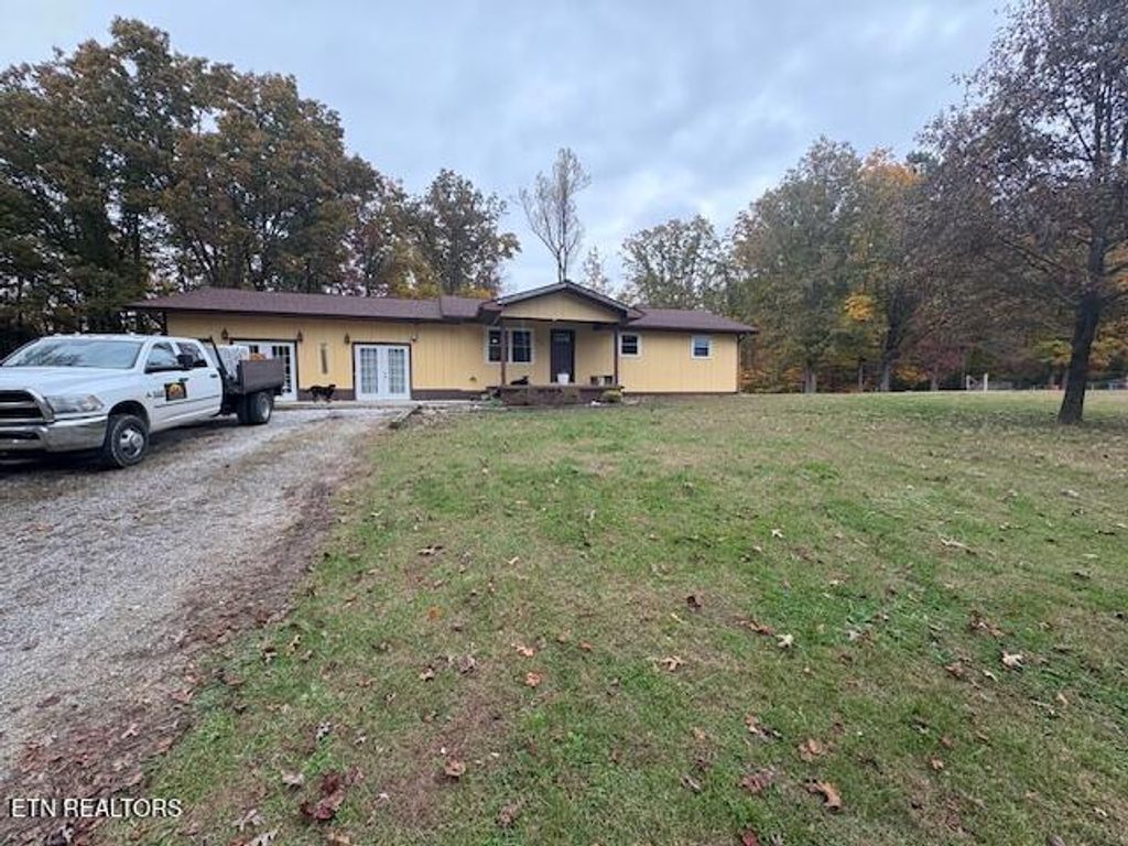 354 Knots Landing Lane, Oneida, TN 37841