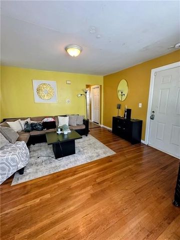 52 Harold St, Providence, RI 02908