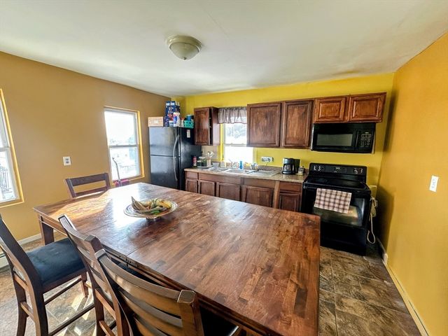 52 Harold St, Providence, RI 02908