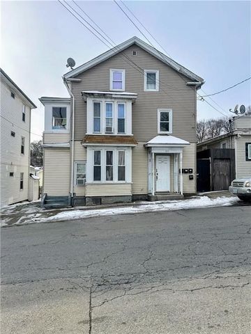 52 Harold St, Providence, RI 02908