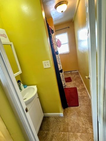 52 Harold St, Providence, RI 02908