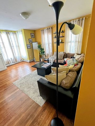 52 Harold St, Providence, RI 02908