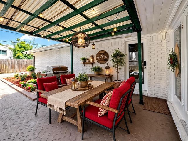 2320 Gramercy Street, Houston, TX 77030
