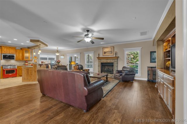 1204 W Fargo Lane, Broken Arrow, OK 74012