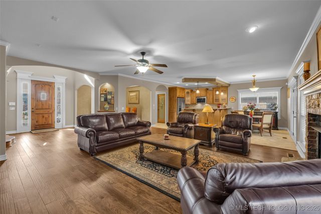 1204 W Fargo Lane, Broken Arrow, OK 74012