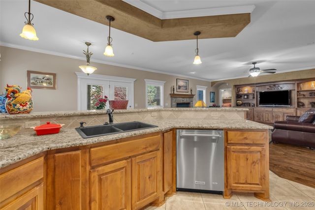 1204 W Fargo Lane, Broken Arrow, OK 74012