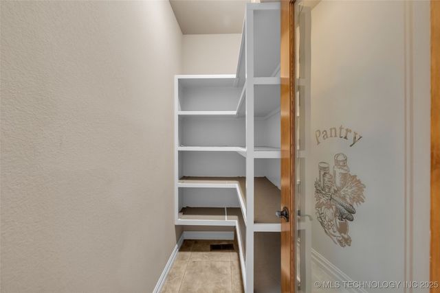 1204 W Fargo Lane, Broken Arrow, OK 74012