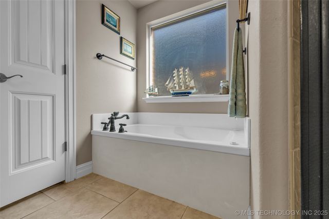 1204 W Fargo Lane, Broken Arrow, OK 74012