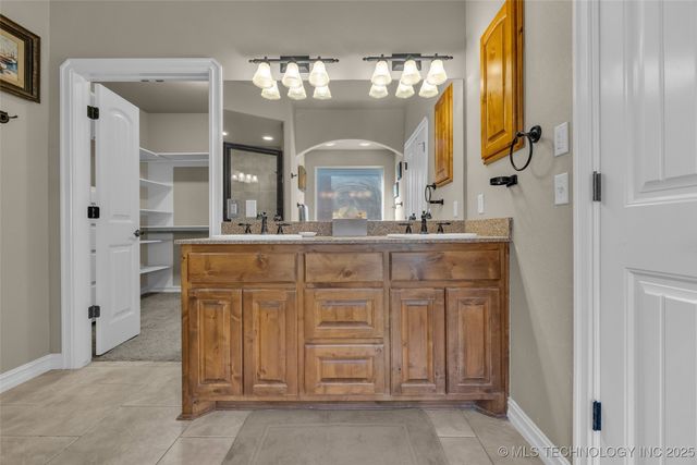 1204 W Fargo Lane, Broken Arrow, OK 74012