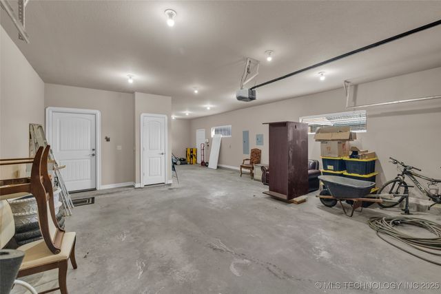 1204 W Fargo Lane, Broken Arrow, OK 74012