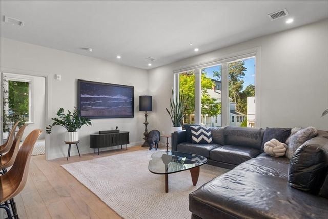 46 Belgrade Ave 2, Boston, MA 02131