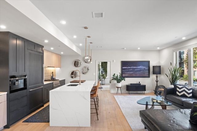 46 Belgrade Ave 2, Boston, MA 02131