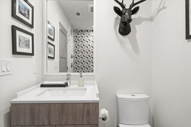 46 Belgrade Ave 2, Boston, MA 02131