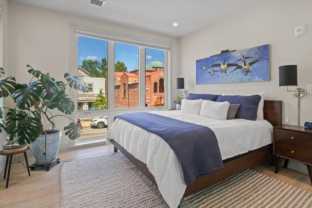 46 Belgrade Ave 2, Boston, MA 02131