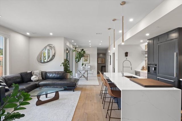 46 Belgrade Ave 2, Boston, MA 02131