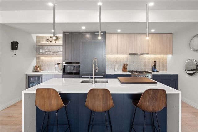 46 Belgrade Ave 2, Boston, MA 02131