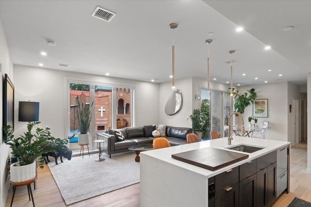 46 Belgrade Ave 2, Boston, MA 02131