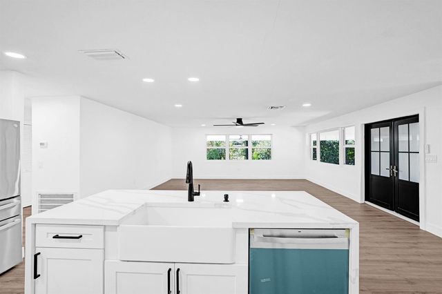 216 Bayberry Drive, Plantation, FL 33317