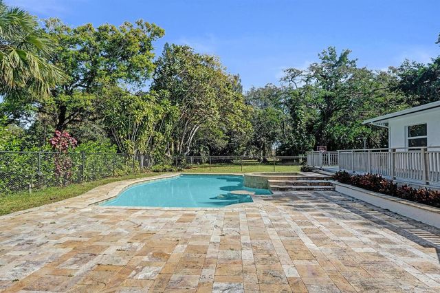 216 Bayberry Drive, Plantation, FL 33317