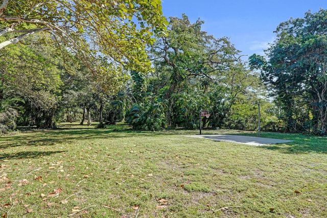 216 Bayberry Drive, Plantation, FL 33317
