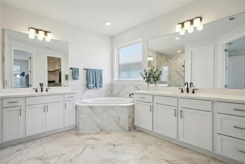 1409 Pink Granite BLVD, Dripping Springs, TX 78620