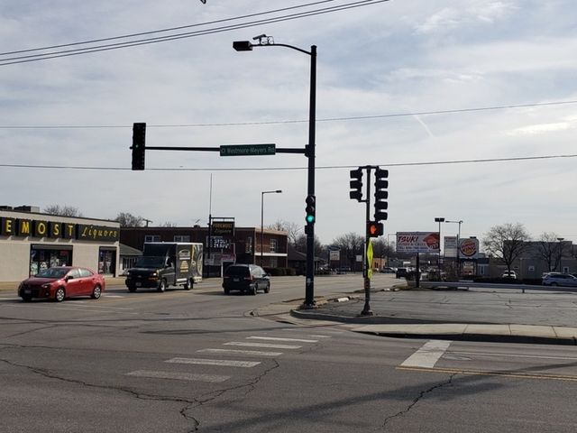 935 E Saint Charles Road, Lombard, IL 60148