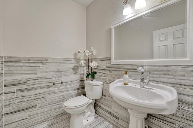 5050 S Riviera Court, Aurora, CO 80015