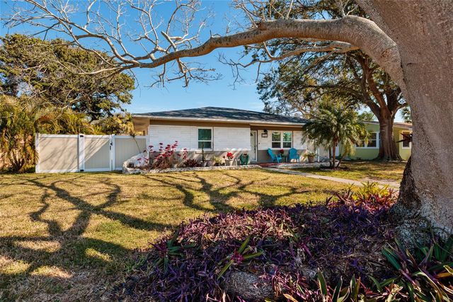 7201 GREVILLA AVENUE S, South Pasadena, FL 33707