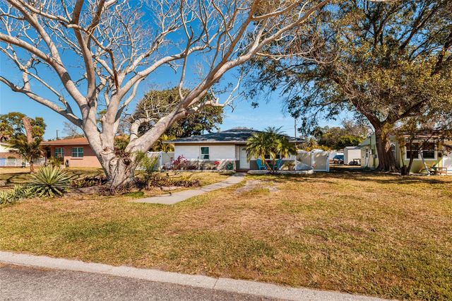 7201 GREVILLA AVENUE S, South Pasadena, FL 33707