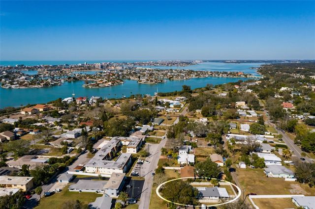 7201 GREVILLA AVENUE S, South Pasadena, FL 33707