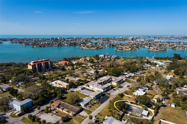 7201 GREVILLA AVENUE S, South Pasadena, FL 33707