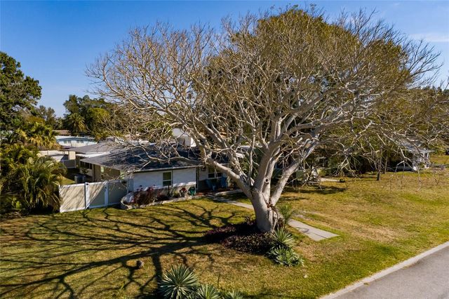 7201 GREVILLA AVENUE S, South Pasadena, FL 33707