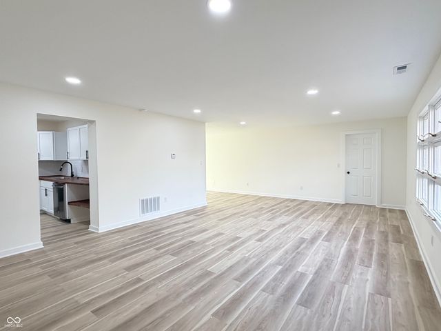 2085 E Eden Road, Greenfield, IN 46140