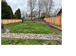 695 Se CENTURY Blvd, Hillsboro, OR 97123