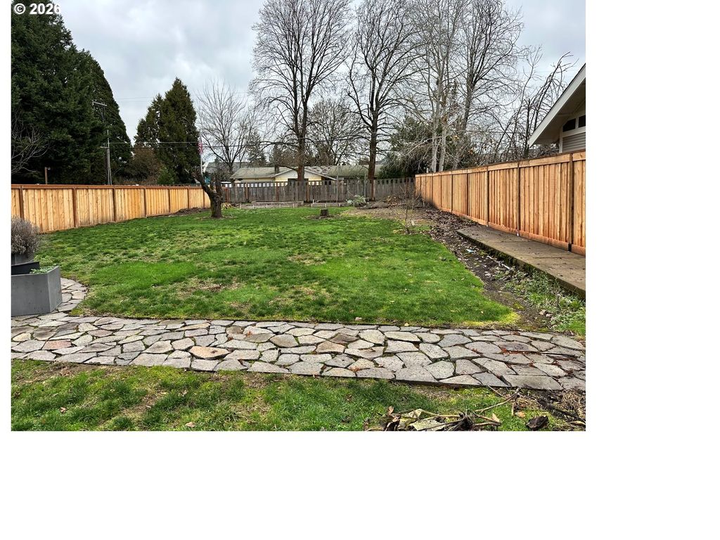 695 Se CENTURY Blvd, Hillsboro, OR 97123