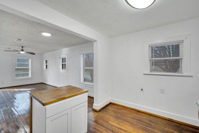 101 E Miller Street, Burleson, TX 76028