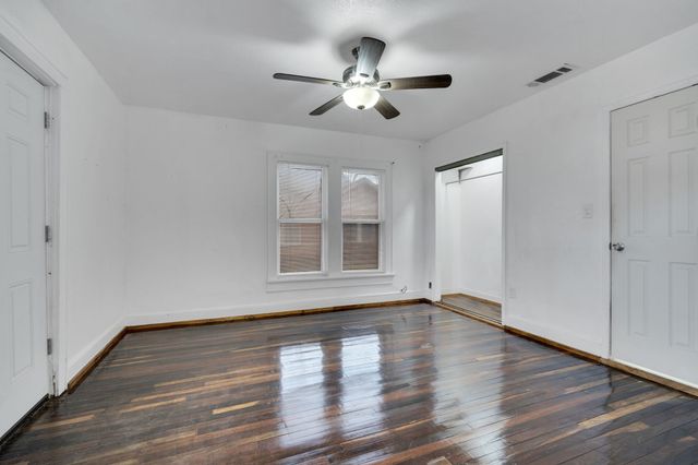 101 E Miller Street, Burleson, TX 76028