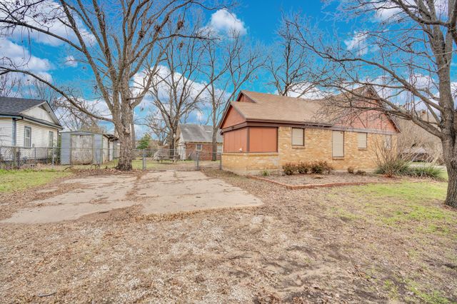 101 E Miller Street, Burleson, TX 76028